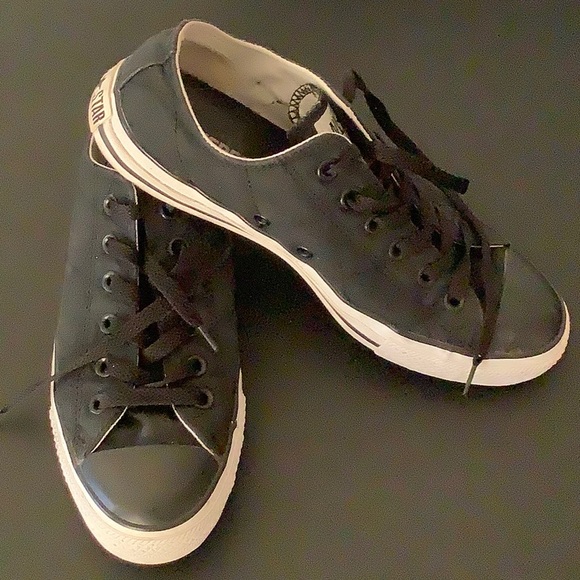 CONVERSE LOW TOP SNEAKERS  MEN 7 - Picture 1 of 9